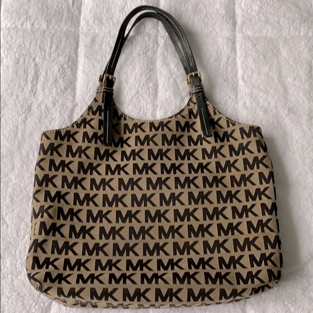 Michael Kors Jet Set Tote Bag